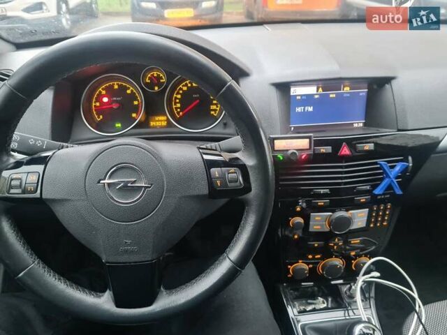 Серый Опель Астра, объемом двигателя 1.69 л и пробегом 342 тыс. км за 5300 $, фото 3 на Automoto.ua