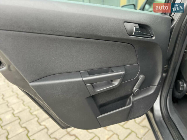 Сірий Опель Астра, об'ємом двигуна 1.6 л та пробігом 260 тис. км за 6250 $, фото 73 на Automoto.ua