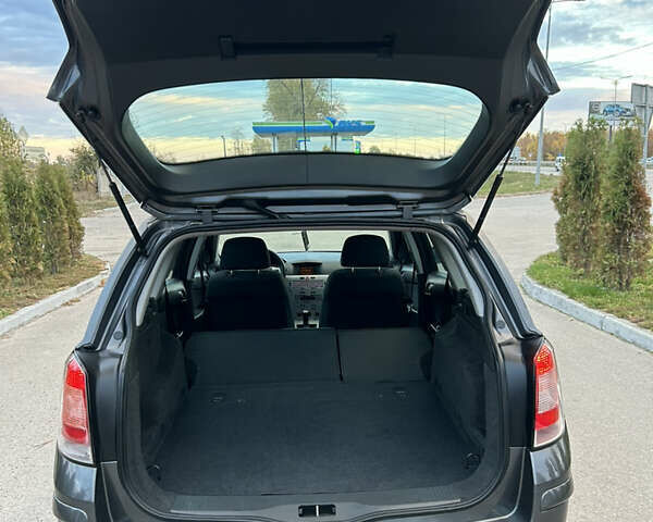 Опель Астра 2010 в Полтаве на Automoto.ua Серый Опель Астра, объемом двигателя 1.6 л и пробегом 143 тыс. км за 6500 $, фото 87 на Automoto.ua