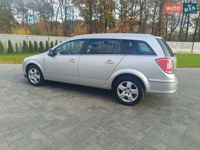 Опель Астра 2010 в Луцке на Automoto.ua Серый Опель Астра, объемом двигателя 1.6 л и пробегом 175 тыс. км за 5500 $, фото 9 на Automoto.ua