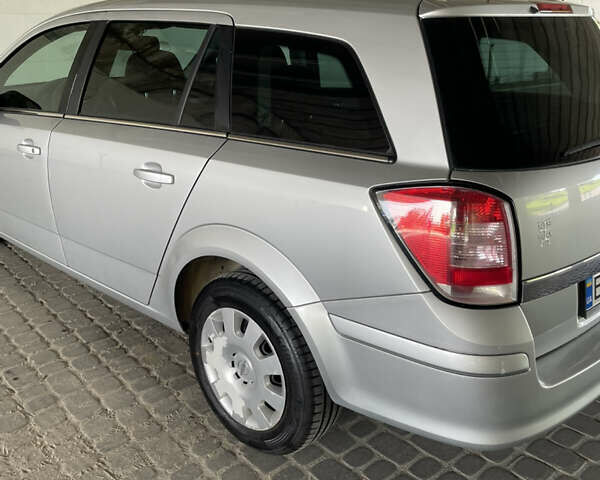 Опель Астра 2010 у Львові на Automoto.ua Сірий Опель Астра, об'ємом двигуна 1.7 л та пробігом 239 тис. км за 5900 $, фото 4 на Automoto.ua