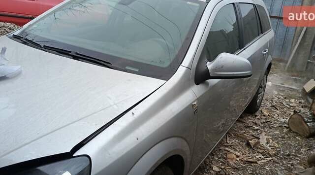 Сірий Опель Астра, об'ємом двигуна 1.7 л та пробігом 240 тис. км за 7000 $, фото 1 на Automoto.ua