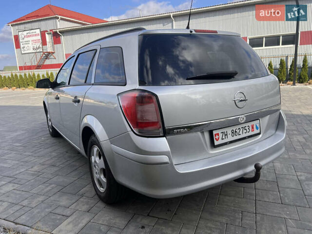 Серый Опель Астра, объемом двигателя 1.6 л и пробегом 231 тыс. км за 4950 $, фото 4 на Automoto.ua