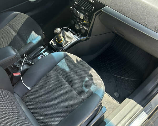 Опель Астра 2010 в Хотине на Automoto.ua Серый Опель Астра, объемом двигателя 1.91 л и пробегом 293 тыс. км за 6799 $, фото 10 на Automoto.ua