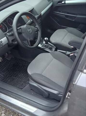 Серый Опель Астра, объемом двигателя 1.6 л и пробегом 263 тыс. км за 5800 $, фото 5 на Automoto.ua