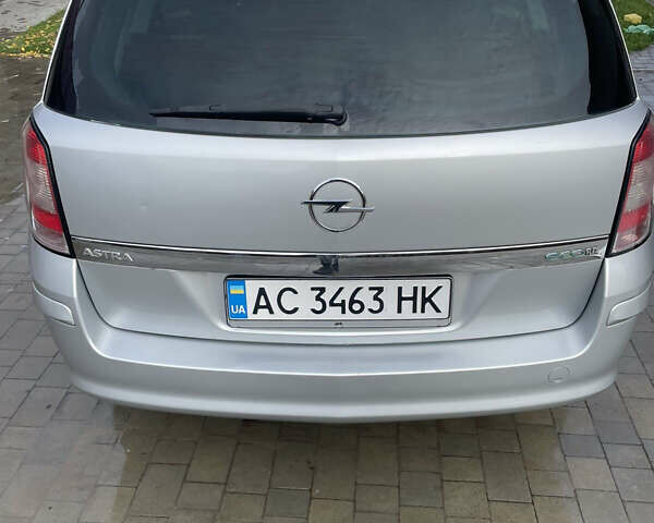 Серый Опель Астра, объемом двигателя 1.7 л и пробегом 227 тыс. км за 5900 $, фото 4 на Automoto.ua