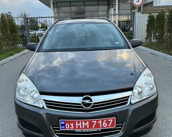 Опель Астра 2010 в Полтаве на Automoto.ua Серый Опель Астра, объемом двигателя 1.6 л и пробегом 143 тыс. км за 6500 $, фото 46 на Automoto.ua