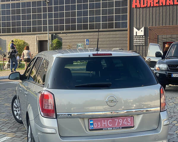 Опель Астра 2010 в Луцке на Automoto.ua Серый Опель Астра, объемом двигателя 1.6 л и пробегом 271 тыс. км за 5949 $, фото 7 на Automoto.ua