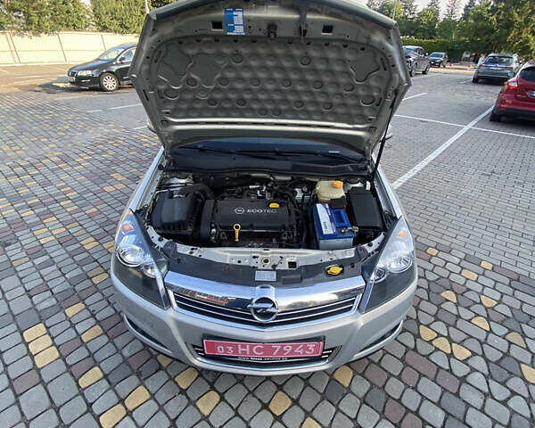 Опель Астра 2010 в Луцке на Automoto.ua Серый Опель Астра, объемом двигателя 1.6 л и пробегом 271 тыс. км за 5949 $, фото 30 на Automoto.ua