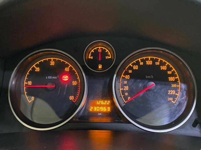Опель Астра 2010 в Львове на Automoto.ua Серый Опель Астра, объемом двигателя 1.7 л и пробегом 230 тыс. км за 7500 $, фото 17 на Automoto.ua