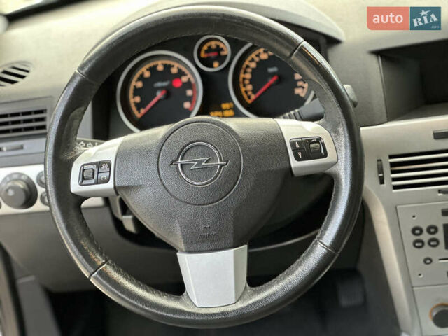 Серый Опель Астра, объемом двигателя 1.6 л и пробегом 224 тыс. км за 5500 $, фото 33 на Automoto.ua