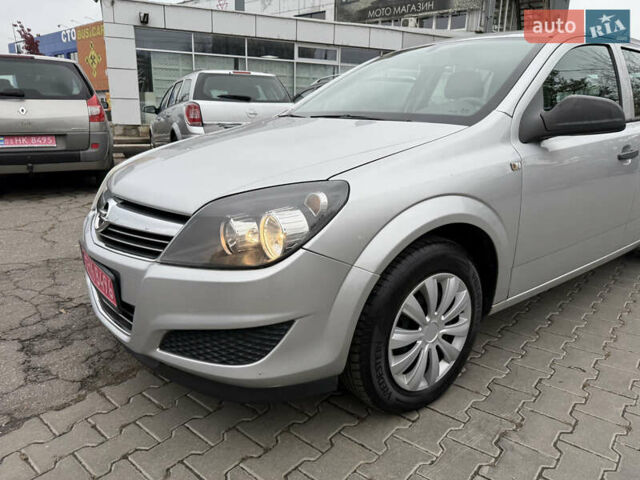 Опель Астра 2010 у Вінниці на Automoto.ua Сірий Опель Астра, об'ємом двигуна 0 л та пробігом 210 тис. км за 5600 $, фото 6 на Automoto.ua