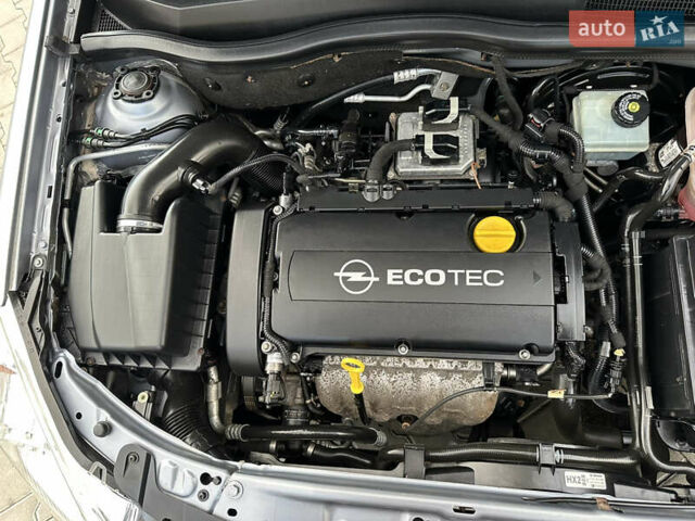 Серый Опель Астра, объемом двигателя 1.6 л и пробегом 224 тыс. км за 5500 $, фото 26 на Automoto.ua