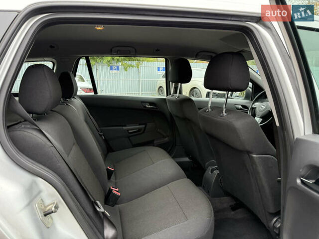 Серый Опель Астра, объемом двигателя 1.6 л и пробегом 210 тыс. км за 5499 $, фото 45 на Automoto.ua