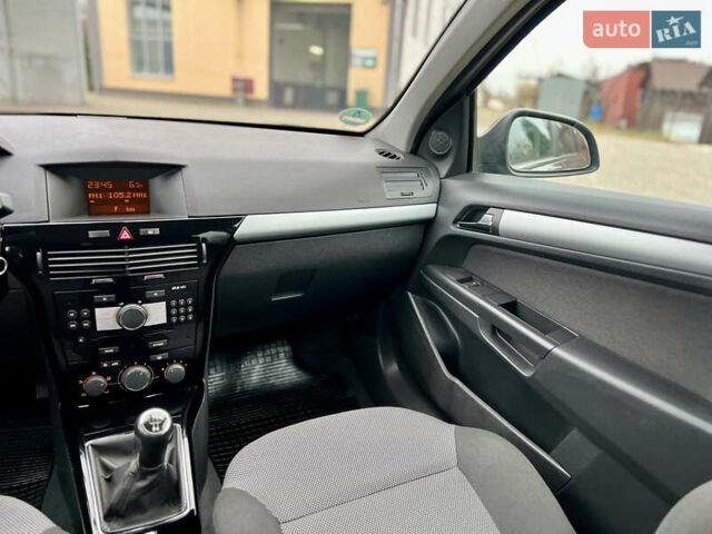 Сірий Опель Астра, об'ємом двигуна 1.6 л та пробігом 260 тис. км за 6250 $, фото 80 на Automoto.ua