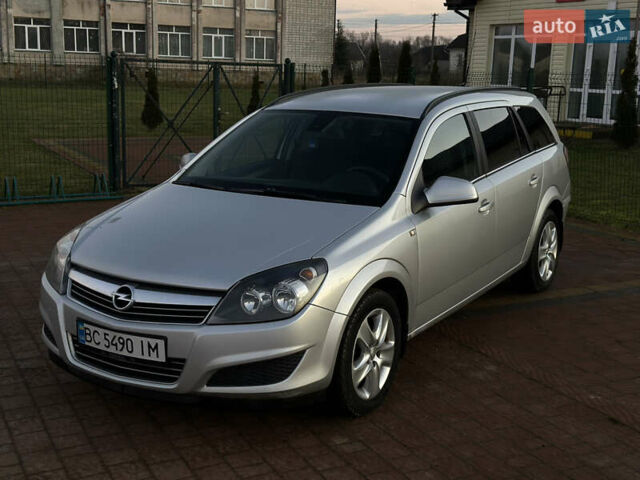 Серый Опель Астра, объемом двигателя 1.69 л и пробегом 245 тыс. км за 5800 $, фото 2 на Automoto.ua