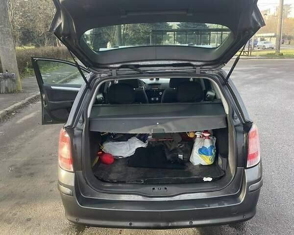 Серый Опель Астра, объемом двигателя 1.6 л и пробегом 263 тыс. км за 5700 $, фото 10 на Automoto.ua