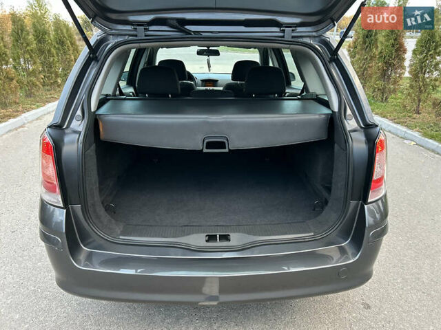 Опель Астра 2010 в Полтаве на Automoto.ua Серый Опель Астра, объемом двигателя 1.6 л и пробегом 143 тыс. км за 6500 $, фото 80 на Automoto.ua