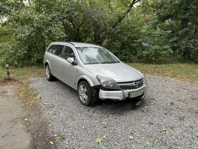 Опель Астра 2010 в Киеве на Automoto.ua Серый Опель Астра, объемом двигателя 1.7 л и пробегом 375 тыс. км за 2500 $, фото 1 на Automoto.ua