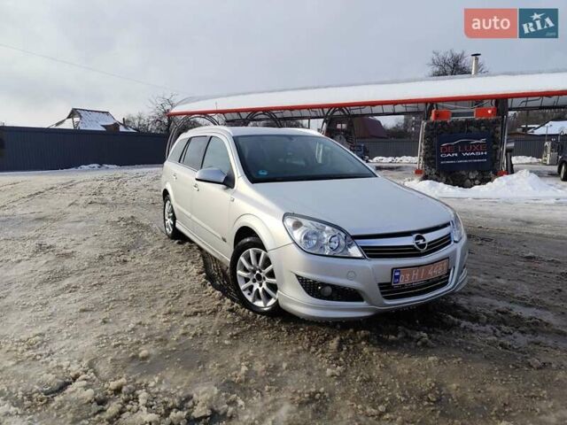 Серый Опель Астра, объемом двигателя 1.6 л и пробегом 189 тыс. км за 5600 $, фото 1 на Automoto.ua