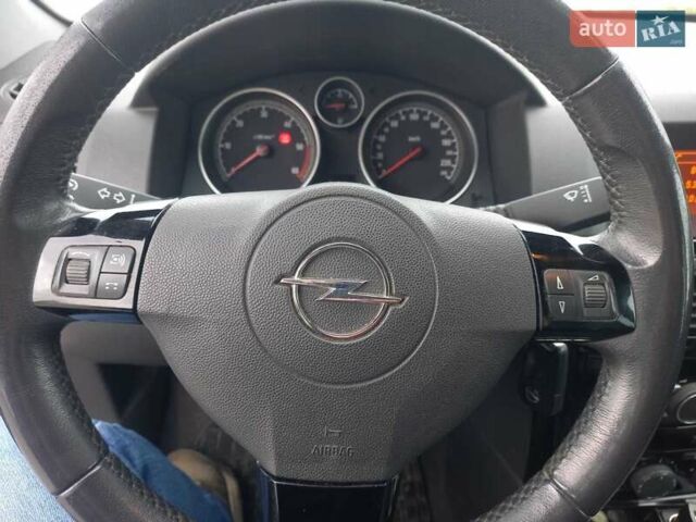 Опель Астра 2010 в Черкассах на Automoto.ua Серый Опель Астра, объемом двигателя 1.7 л и пробегом 249 тыс. км за 6650 $, фото 31 на Automoto.ua