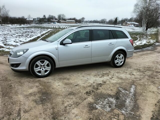 Серый Опель Астра, объемом двигателя 1.7 л и пробегом 285 тыс. км за 6500 $, фото 6 на Automoto.ua