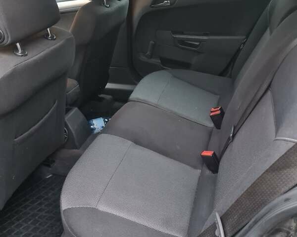 Серый Опель Астра, объемом двигателя 1.69 л и пробегом 342 тыс. км за 5300 $, фото 5 на Automoto.ua