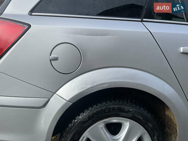 Серый Опель Астра, объемом двигателя 1.7 л и пробегом 227 тыс. км за 5900 $, фото 27 на Automoto.ua