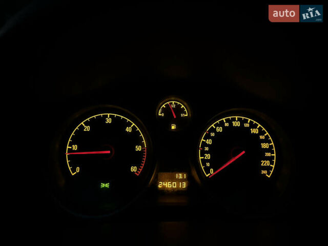 Серый Опель Астра, объемом двигателя 1.69 л и пробегом 245 тыс. км за 5800 $, фото 31 на Automoto.ua