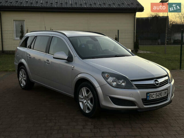 Серый Опель Астра, объемом двигателя 1.69 л и пробегом 245 тыс. км за 5800 $, фото 1 на Automoto.ua