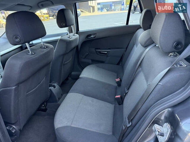 Сірий Опель Астра, об'ємом двигуна 1.6 л та пробігом 203 тис. км за 4999 $, фото 28 на Automoto.ua