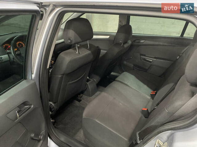 Сірий Опель Астра, об'ємом двигуна 1.4 л та пробігом 174 тис. км за 5650 $, фото 5 на Automoto.ua