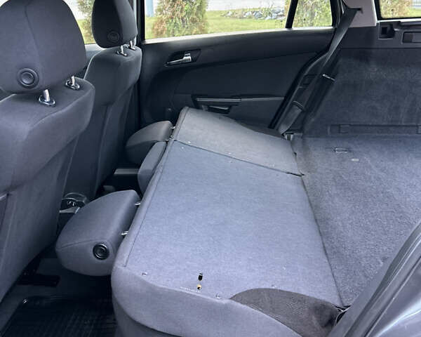 Опель Астра 2010 в Полтаве на Automoto.ua Серый Опель Астра, объемом двигателя 1.6 л и пробегом 143 тыс. км за 6500 $, фото 95 на Automoto.ua