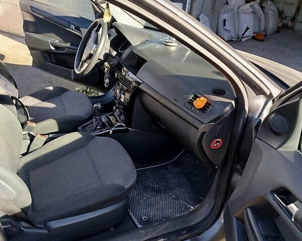 Сірий Опель Астра, об'ємом двигуна 1.6 л та пробігом 245 тис. км за 5400 $, фото 6 на Automoto.ua