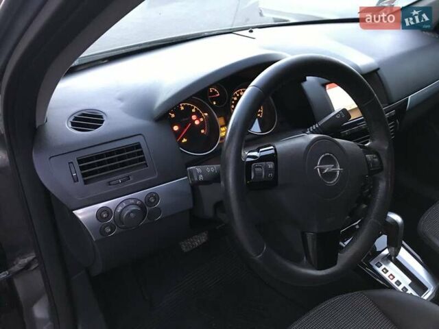 Серый Опель Астра, объемом двигателя 1.91 л и пробегом 350 тыс. км за 6200 $, фото 8 на Automoto.ua
