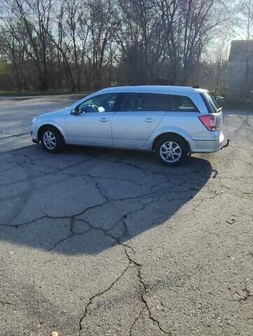 Серый Опель Астра, объемом двигателя 1.6 л и пробегом 260 тыс. км за 5000 $, фото 4 на Automoto.ua