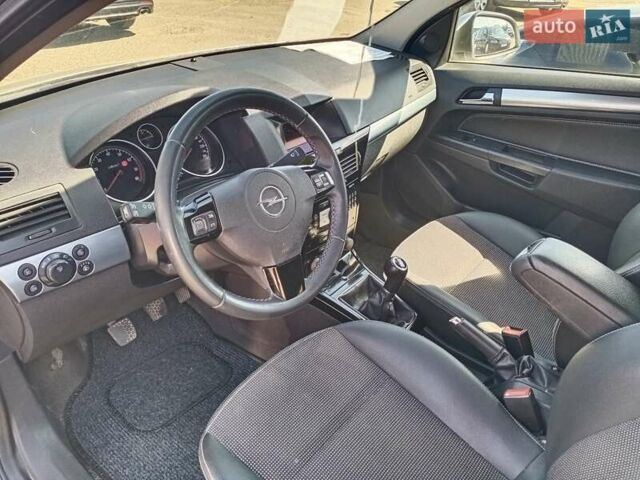 Опель Астра 2010 в Полтаве на Automoto.ua Серый Опель Астра, объемом двигателя 1.6 л и пробегом 290 тыс. км за 6500 $, фото 2 на Automoto.ua