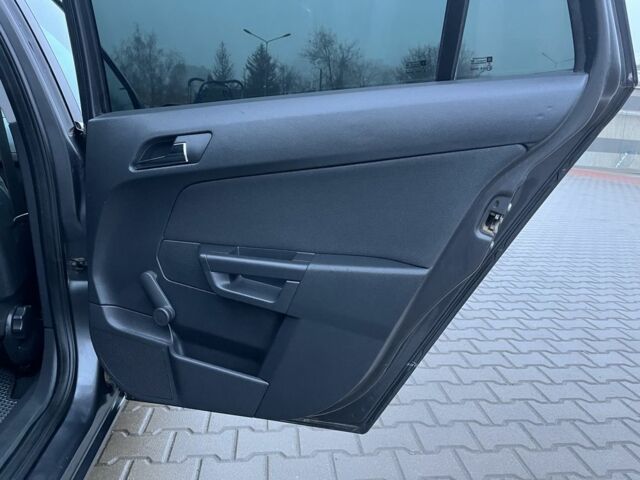 Серый Опель Астра, объемом двигателя 1.6 л и пробегом 242 тыс. км за 6199 $, фото 15 на Automoto.ua