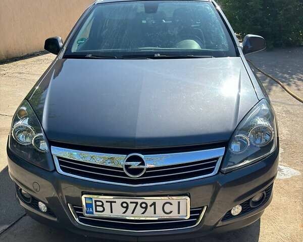 Опель Астра 2010 в Одессе на Automoto.ua Серый Опель Астра, объемом двигателя 1.6 л и пробегом 155 тыс. км за 7500 $, фото 2 на Automoto.ua