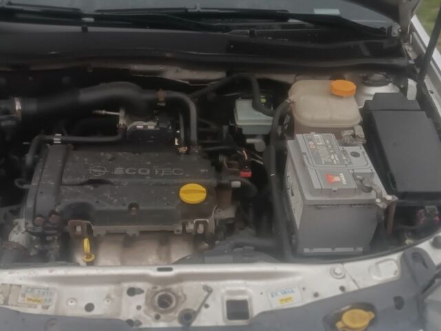 Сірий Опель Астра, об'ємом двигуна 1.4 л та пробігом 220 тис. км за 5200 $, фото 4 на Automoto.ua