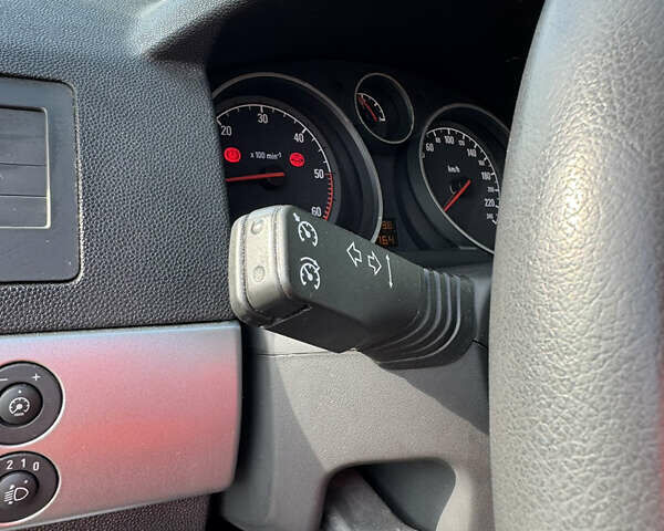 Серый Опель Астра, объемом двигателя 1.7 л и пробегом 255 тыс. км за 5800 $, фото 40 на Automoto.ua