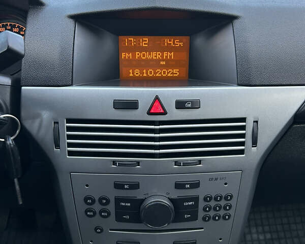 Опель Астра 2010 в Полтаве на Automoto.ua Серый Опель Астра, объемом двигателя 1.6 л и пробегом 143 тыс. км за 6500 $, фото 55 на Automoto.ua