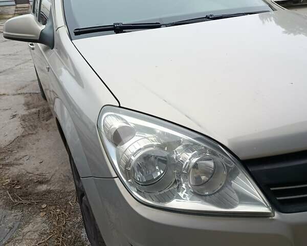 Сірий Опель Астра, об'ємом двигуна 1.7 л та пробігом 300 тис. км за 4349 $, фото 5 на Automoto.ua