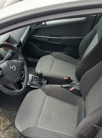 Сірий Опель Астра, об'ємом двигуна 1.7 л та пробігом 240 тис. км за 7000 $, фото 11 на Automoto.ua