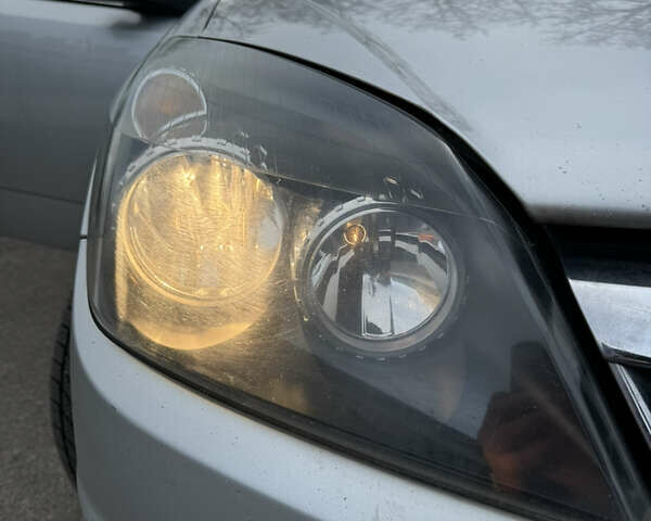 Серый Опель Астра, объемом двигателя 1.69 л и пробегом 320 тыс. км за 5800 $, фото 9 на Automoto.ua