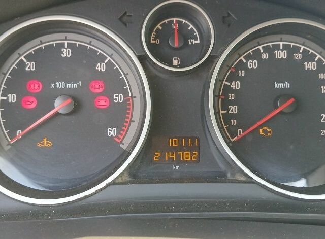 Опель Астра 2010 в Вышгороде на Automoto.ua Серый Опель Астра, объемом двигателя 1.7 л и пробегом 215 тыс. км за 4700 $, фото 7 на Automoto.ua