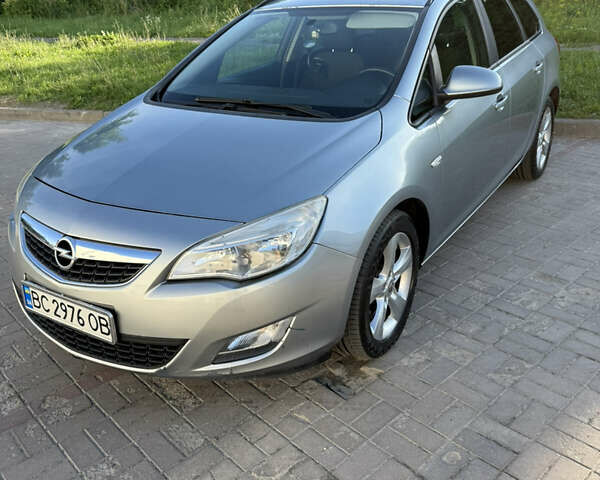 Серый Опель Астра, объемом двигателя 1.7 л и пробегом 227 тыс. км за 6300 $, фото 1 на Automoto.ua
