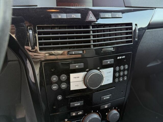 Серый Опель Астра, объемом двигателя 1.6 л и пробегом 212 тыс. км за 5999 $, фото 16 на Automoto.ua