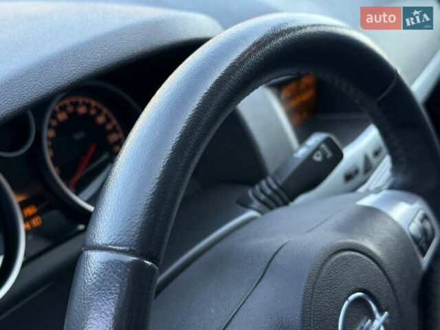 Опель Астра 2010 в Ровно на Automoto.ua Серый Опель Астра, объемом двигателя 1.6 л и пробегом 203 тыс. км за 5350 $, фото 24 на Automoto.ua