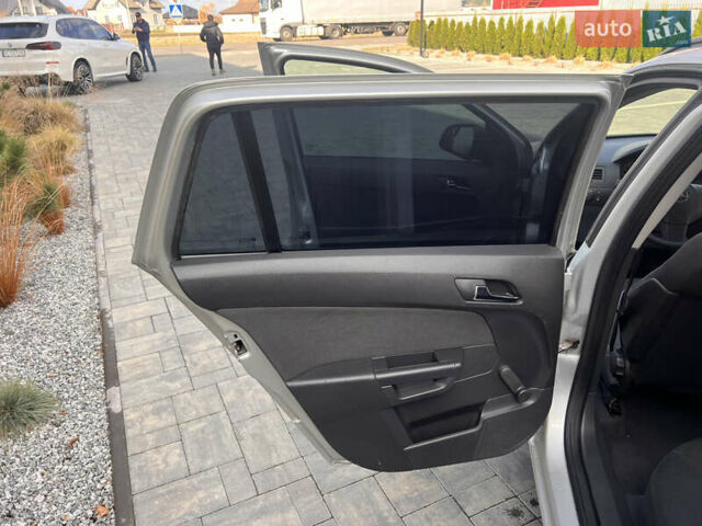 Серый Опель Астра, объемом двигателя 1.6 л и пробегом 231 тыс. км за 4950 $, фото 9 на Automoto.ua